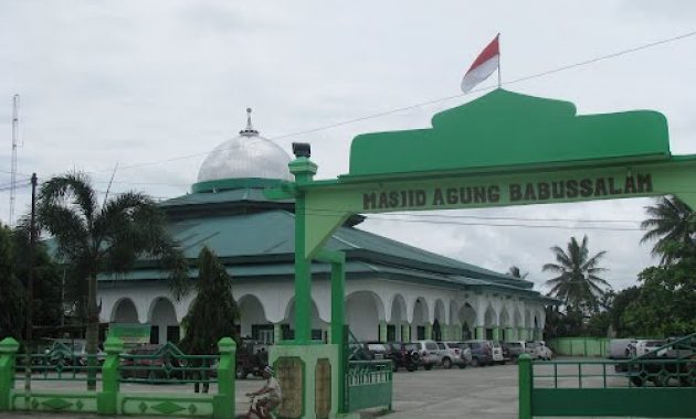 Masjid Agung Babussalam Timika Hitam