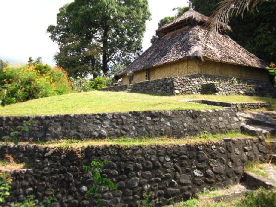 √ Masjid Bayan Beleq, Masjid Kuno di Lombok<span class="rating-result after_title mr-filter rating-result-311">			<span class="no-rating-results-text">No ratings yet.</span>		</span>
