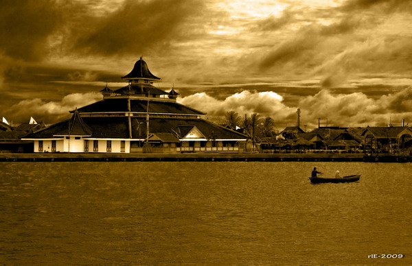 √ Masjid Jami Pontianak, Terbesar di Pontianak<span class="rating-result after_title mr-filter rating-result-324">			<span class="no-rating-results-text">No ratings yet.</span>		</span>